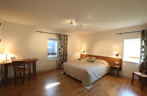 Valaurie Hotel | Domaine Les Mejeonnes
