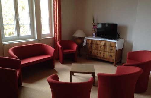 Francheville Le Bas Hotel | Domaine Lyon Saint Joseph