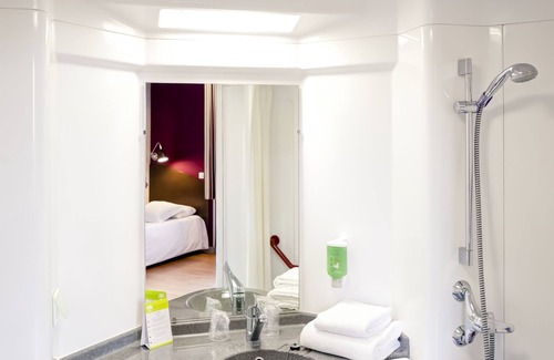 Francheville Le Bas Hotel | Domaine Lyon Saint Joseph
