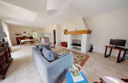 Fabrezan Apartment | Domaine Paul Huc, 5 luxury apartments with swimming pool
