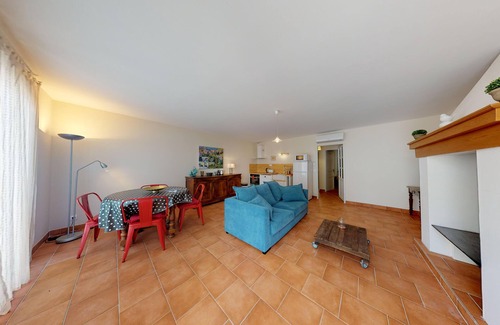 Fabrezan Apartment | Domaine Paul Huc, 5 luxury apartments with swimming pool