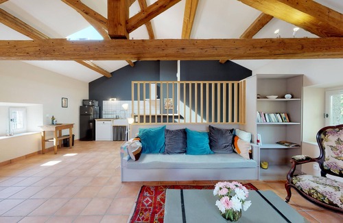 Fabrezan Apartment | Domaine Paul Huc, 5 luxury apartments with swimming pool