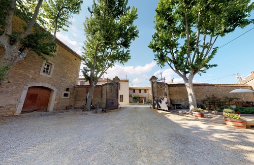 Fabrezan Apartment | Domaine Paul Huc, the Stable, upscale apartment with pool