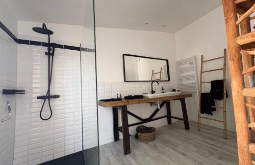 Velaux Bed & Breakfast | Domaine Shambala - gîte en Provence avec une Grande Piscine