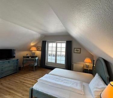 Amoneburg Hotel | Dombäcker
