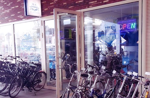 Binnenstad Apartment | DomCity Apt Near Amsterdam. Bikes Included! One mile to City Center!