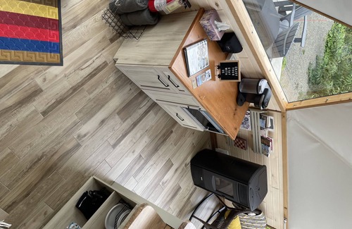 Listuguj Mi'gmaq First Nation Ski Chalet | Dôme 5: Waterfront-HotTub-AC-BBQ-Kitchen-Bathroom