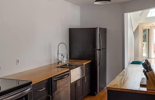 Livingston Manor Apartment | Dome House - beautifully designed with views!