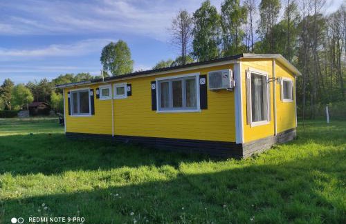 Rzeczenica House | Domek letniskowy - żółty-całoroczny