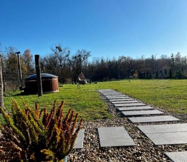 Sochaczew House | Domek letniskowy z jacuzzi nad rzeką Bzurą