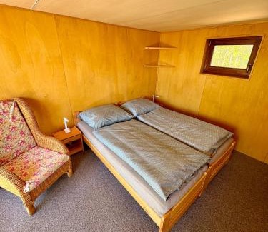 Kunratice u Cvikova House | Domek nad skálou