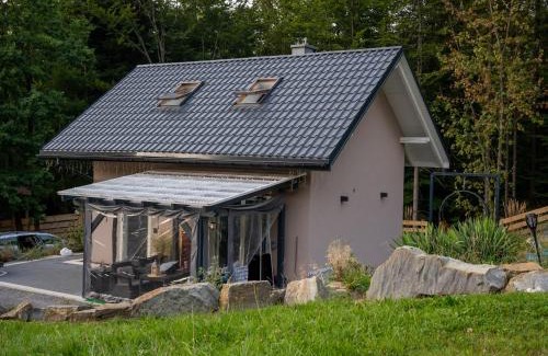 Ustron House | Domek Pierwiosnek Ustroń - cisza, las, balia i totalny relaks - Ucieknij od zgiełku i poczuj spokój natury
