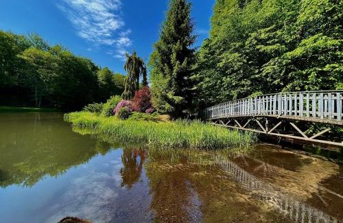 Kolczyglowy House | Domek z balią nad Wodospadem w głębi lasu