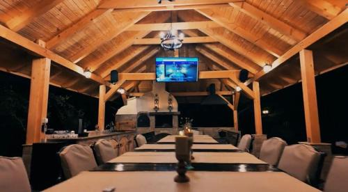 Savarsin Cabin | Domeniul Caprioara