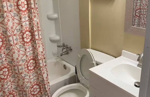 Vidalia House | Domestic Travelers Haven- 5 Beds