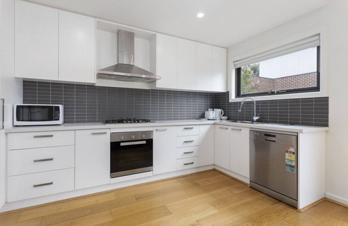 Clayton South House | Domi Rentals - The Mill Residence