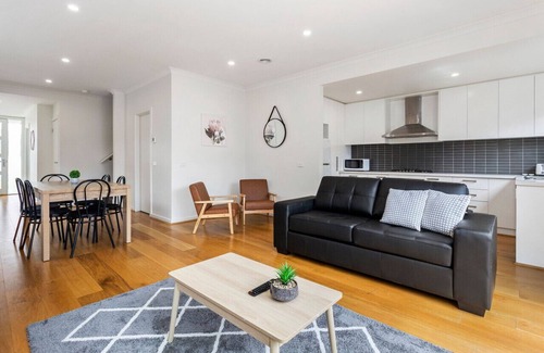 Clayton South House | Domi Rentals - The Mill Residence
