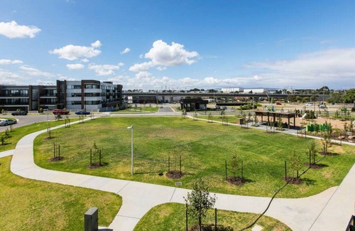 Clayton South House | Domi Rentals - The Clayton Place