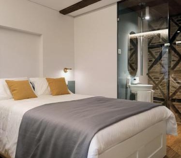 Guimaraes House | DOMI Suites & Studios