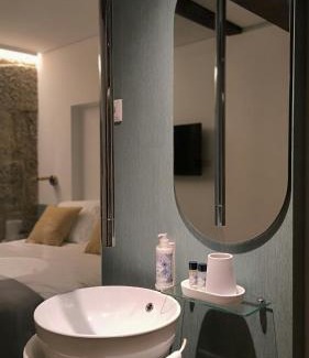 Guimaraes House | DOMI Suites & Studios