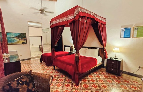Zona Colonial Hotel | Dominican Republic 14BR Colonial House, Pool, Near The Ocean