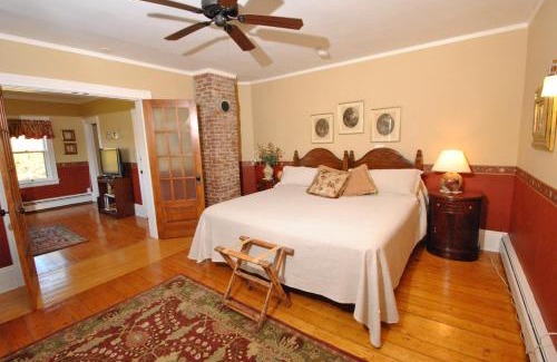 Saint Patrick Hotel | Dominion Hill Country Inn