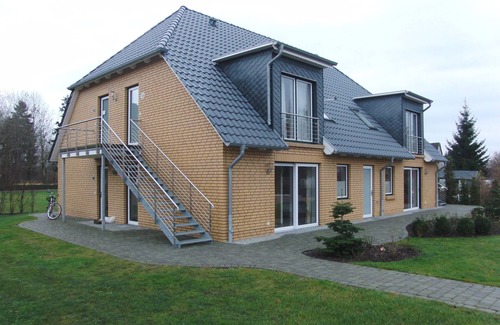 Kaschow Apartment | 'Dömitzow Fortress': Apartment for up to 3 guests (with extra bed) & pets