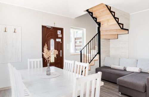 Ostrowo Cabin | Domki i Apartamenty Kacper- Świetna lokalizacja blisko plaży