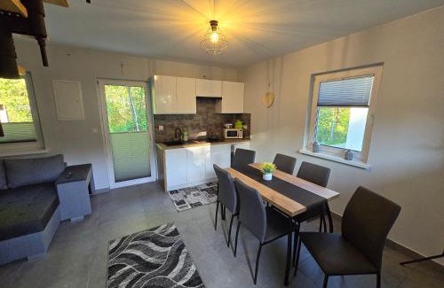 Lechow Apartment | Domki pod Dębiną