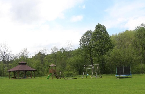 Komancza Cabin | Domki w Smolniku z możliwością apiterapii