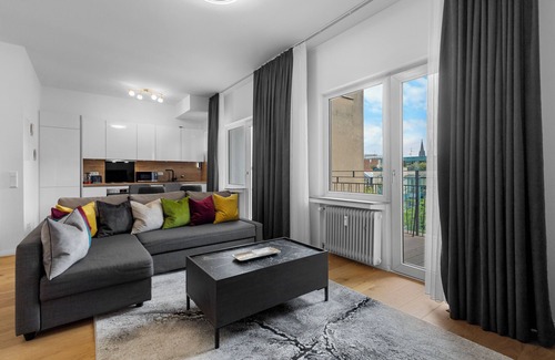 Altstadt-Nord Apartment | Domloge Lofts & Apartments