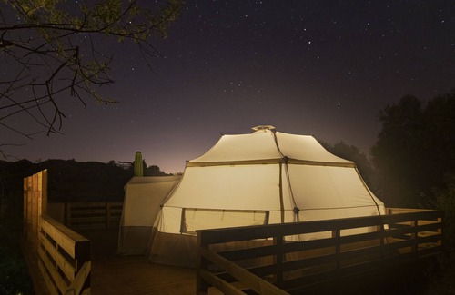 Rendswuhren RV Rental | Domo Glamping tent for 2 to 4 persons in the beautiful Viehbrook farm