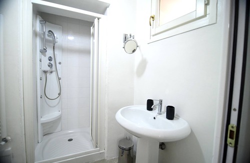 Nuoro House | Domo Peonia Bianca