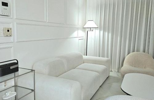 Andeok House | Domostay
