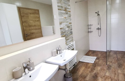 Medvode Apartment | DOMOVOJ, Forest view apartment, between Ljubljana and Bled, with terrace