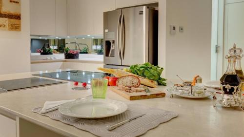 Rione V Ponte Apartment | Domus Domitia Luxury Living