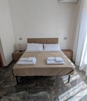 Zona LIII Tomba di Nerone Apartment | Domus Octavia San Pietro Ottavia Vatican Free Parking Wifi SmartTV