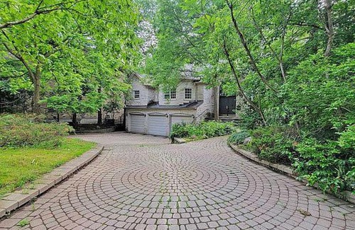 North York House | Don River Villa - Boutique Inn