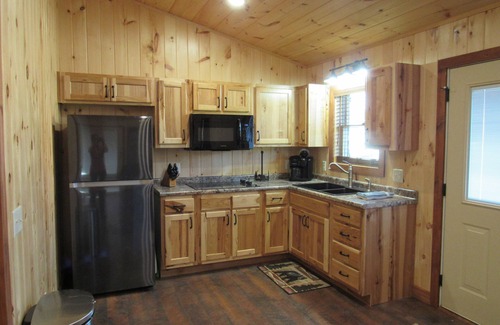 Bristol Cabin | Don's Den Riverfront cabin on the South Holston River