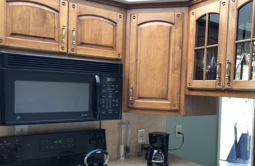 Oneonta House | DON'T BOOK: 10 mins away from the Dreamspark Stadium & All-Star Village!