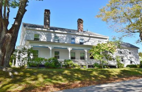 Newcastle House | Don't miss the Pumpkin Festival weekend filled with lobster dinners and oystersn