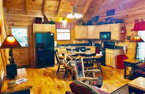 Sevierville Cabin | Don't Worry About a Thing!/Amazing View/Easy Roads/Close to Attractions