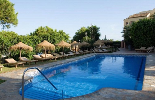 Sitio de Calahonda Apartment | DOÑA LOLA MACDONALDS RESORT, front line apartment with total sea views