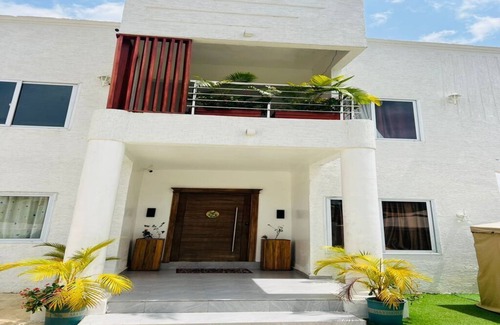 Kumasi House | Dona's luxury townhome in the garden city of kumasi