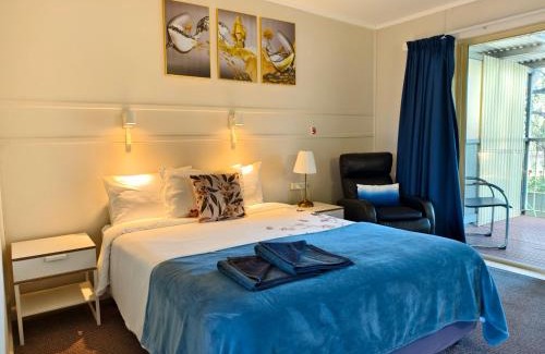 Donald Hotel | Donald Riverside Motel