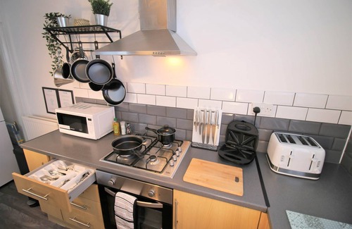 Roath House | Donald Street (4 beds)