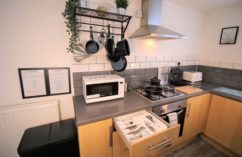 Roath House | Donald Street (4 beds)