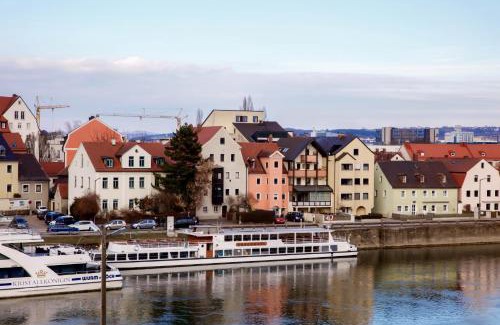 City Centre Regensburg Apartment | Donaupromenade