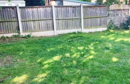 Kirk Sandall House | Doncaster -Very Quiet-Private Parking-Dog Friendly
