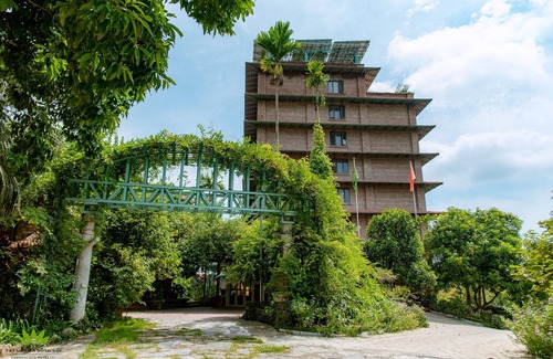 Luong Son Hotel | Dong Goi Eco Retreat